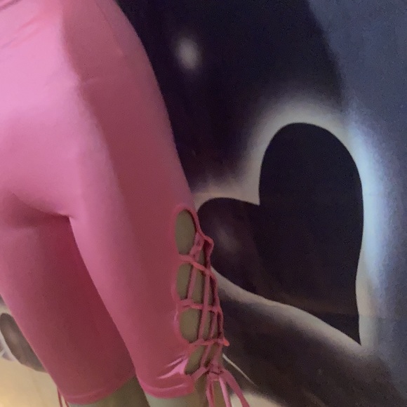 New one piece - Picture 2 of 4